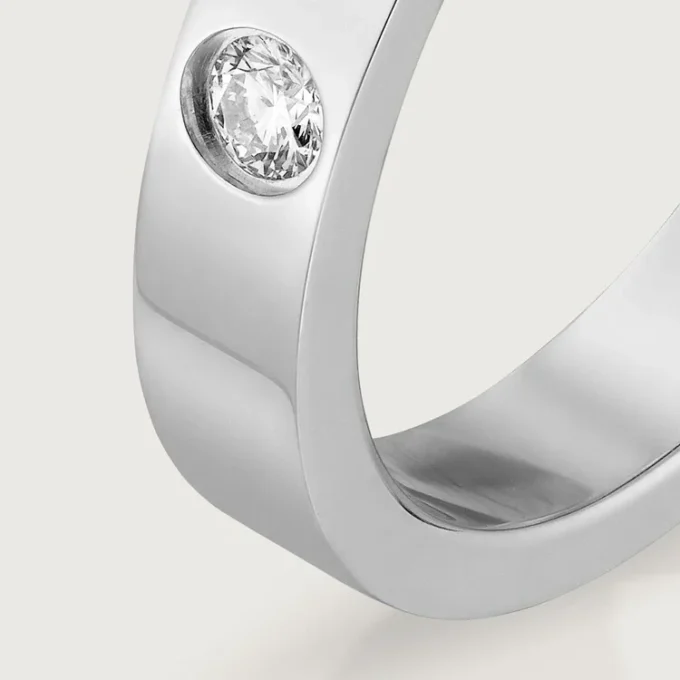 Alianza C de Cartier – Platino, diamantes – Cartier