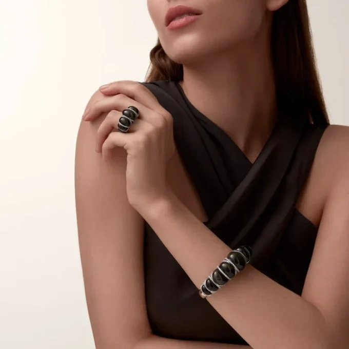 Anillo Cartier Libre Tressage, obsidiana, diamantes