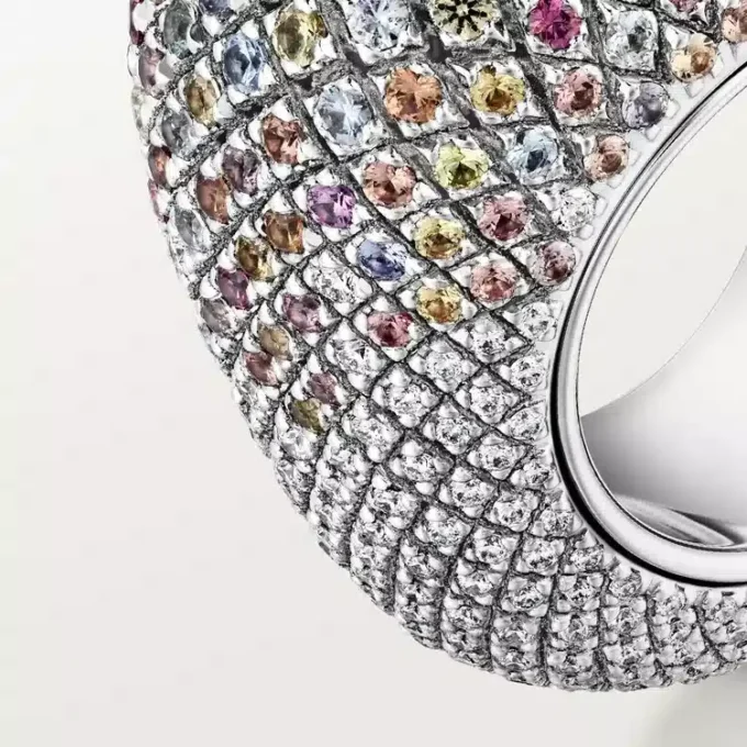 Anillo Cartier Libre Tuttitutti, zafiros Umba, diamantes