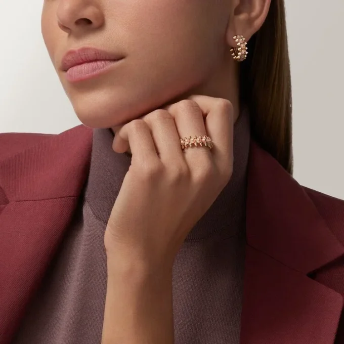 Anillo Clash De Cartier, calcedonia rosa