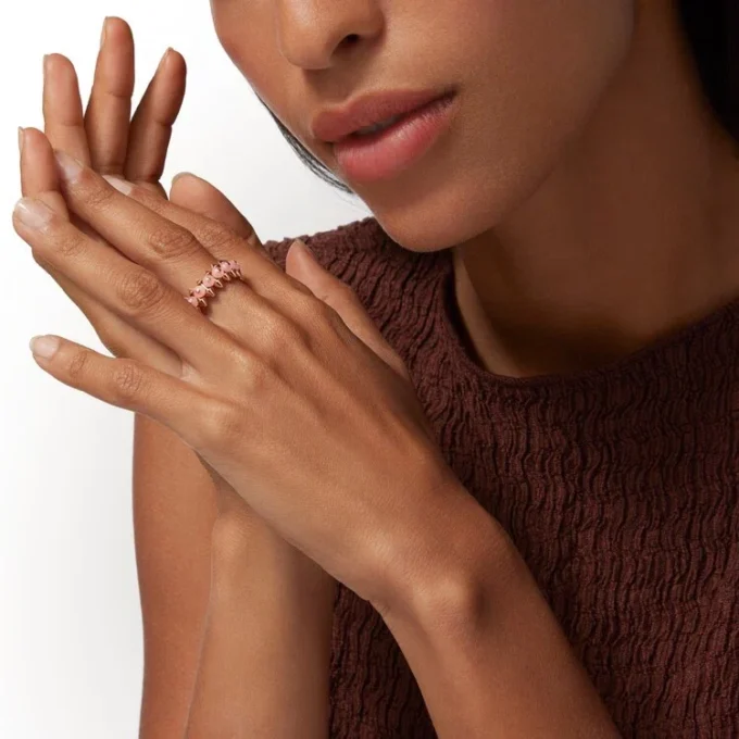 Anillo Clash De Cartier, calcedonia rosa