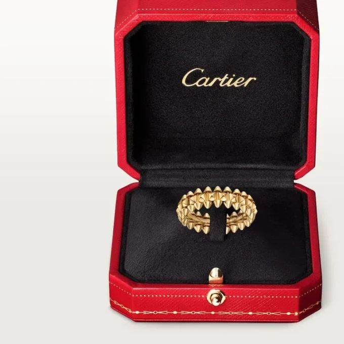Anillo Clash De Cartier, modelo pequeño