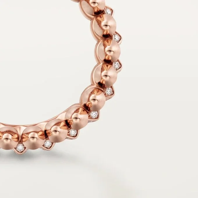 Anillo Clash de Cartier, modelo pequeño, pavé