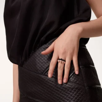 Anillo Clash de Cartier, ónix, modelo extragrande, diamantes