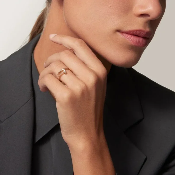 Anillo Juste Un Clou, modelo pequeño, diamantes
