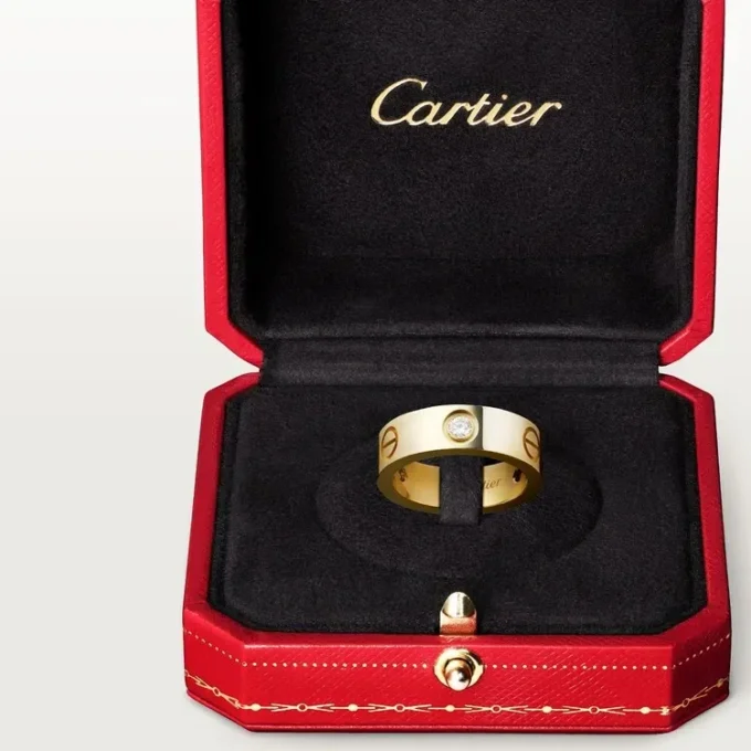 Anillo Love 3 Diamond – Oro amarillo, modelo clásico | Cartier Us Anillo Love 3 Diamond – Oro amarillo, modelo clásico | Cartier Us