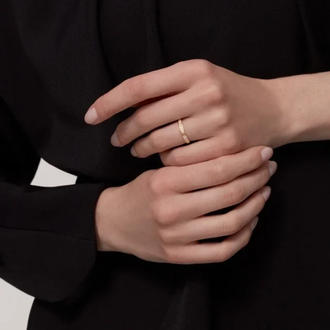 Anillo Love, tamaño pequeño – Oro amarillo, diamantes – Cartier