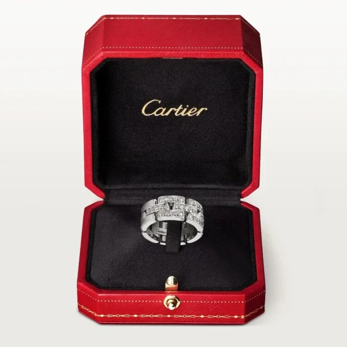 Anillo Maillon Panthere, 3 filas con medio pavé de diamantes – Oro blanco, diamantes – Cartier