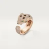 Anillo Panthere de Cartier, modelo mediano, pavé