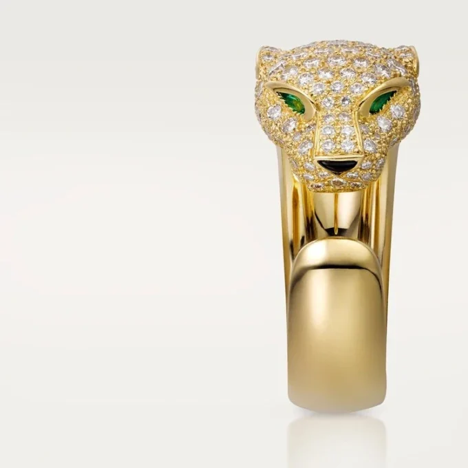 Anillo Panthere de Cartier – Oro amarillo, diamantes, esmeraldas, ónix – Cartier