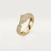Anillo Panthere de Cartier – Oro amarillo, esmeraldas, ónix, diamantes – Cartier