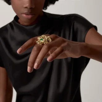 Anillo Panthere de Cartier – Oro amarillo, granates tsavorita, ónix – Cartier