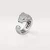 Anillo Panthere De Cartier – Oro blanco, diamantes, esmeraldas, ónix – Cartier