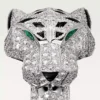 Anillo Panthere De Cartier – Oro blanco, diamantes, esmeraldas, ónix – Cartier