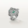 Anillo Panthere de Cartier – Oro blanco, esmeraldas, ónix, diamantes – Cartier