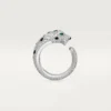 Anillo Panthere de Cartier – Oro blanco, esmeraldas, ónix, diamantes – Cartier