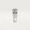 Anillo Panthere De Cartier – Oro blanco, granates tsavorita, ónix – Cartier