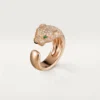 Anillo Panthere de Cartier – Oro rosa, diamantes, esmeraldas, ónix – Cartier