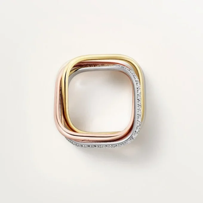 Anillo Trinity, forma cojín, modelo mediano, medio pavé
