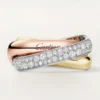 Anillo Trinity, forma cojín, modelo mediano, medio pavé
