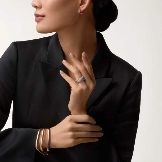 Anillo Trinity, forma de cojín, modelo grande, pavé