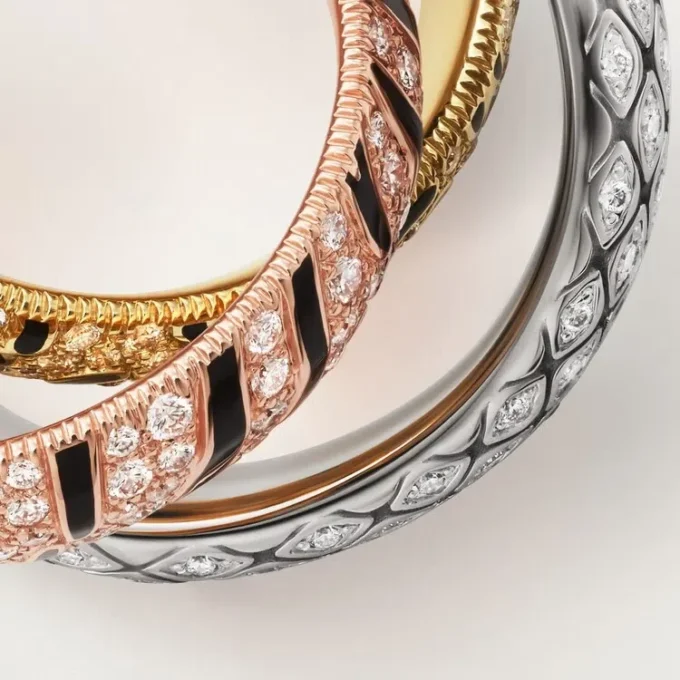 Anillo Trinity, laca, pavé
