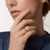 Anillo Trinity, modelo clásico, semipavé