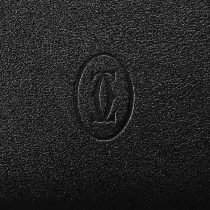 Billetera internacional con cremallera, Must de Cartier – Piel de becerro negra, acabado en paladio – Cartier Billetera internacional con cremallera, Must de Cartier – Piel de becerro negra, acabado en paladio – Cartier