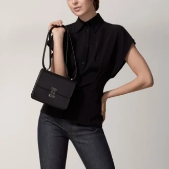 Bolso de hombro, Mini, Double C De Cartier – Piel de becerro negra, acabado en esmalte dorado y negro – Cartier