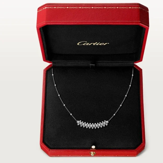 Colgante Clash De Cartier, modelo mediano