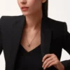 Colgante Trinity, forma cojín, medio pavé
