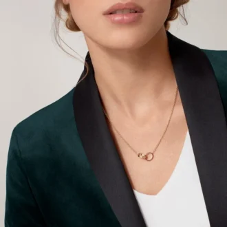 Collar con colgante y cadena Love en oro amarillo | Cartier Us