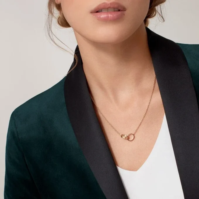 Collar con colgante y cadena Love en oro amarillo | Cartier Us