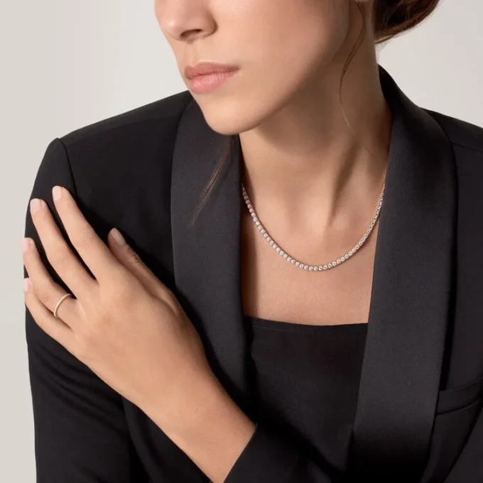 Collar Lignes Essentielles, diamantes de talla brillante
