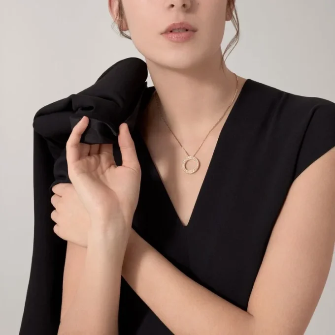 Collar Love, pavé de diamantes – Oro amarillo, diamantes – Cartier