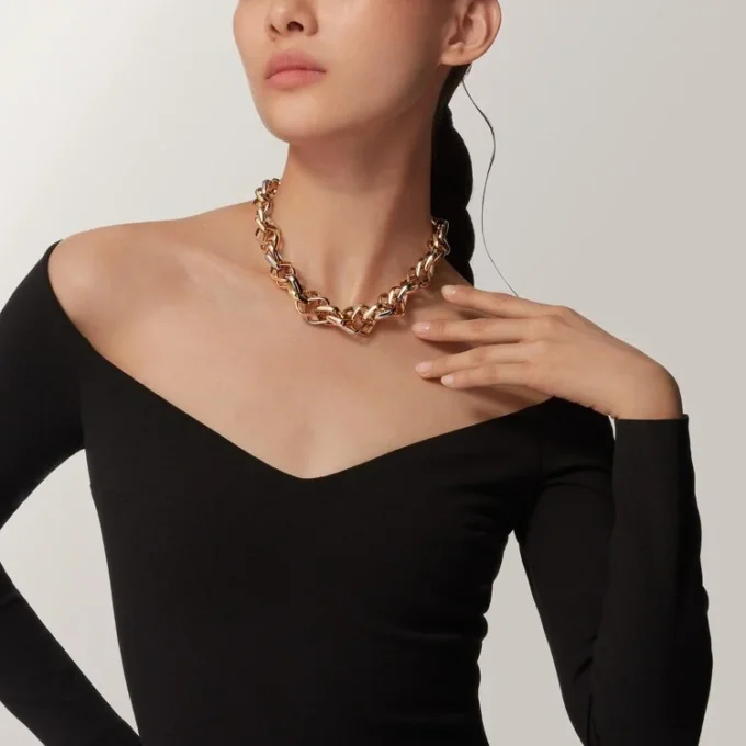 Collar Trinity, forma de cojín, modelo extragrande