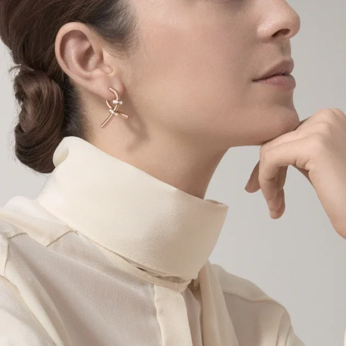 Pendiente izquierdo Ecrou De Cartier – Oro rosa, diamantes – Cartier Pendiente izquierdo Ecrou De Cartier – Oro rosa, diamantes – Cartier