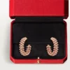 Pendientes de aro Clash de Cartier, modelo pequeño, pavé