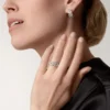 Pendientes Maillon Panthere, 3 filas con pavé de diamantes – Oro blanco, diamantes – Cartier