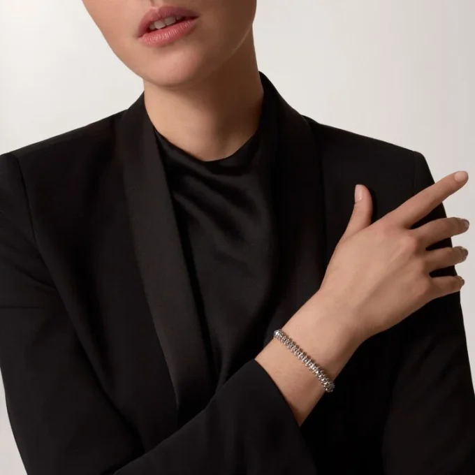 Pulsera Clash de Cartier, flexible, modelo mediano