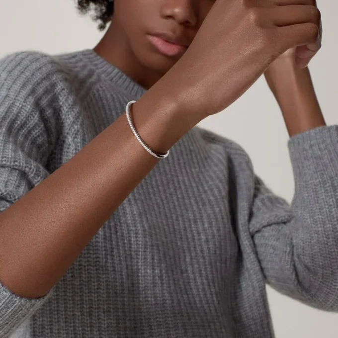 Pulsera Etincelle De Cartier, con medio pavé