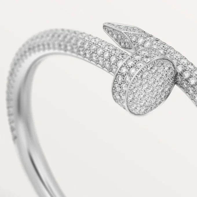 Pulsera Juste Un Clou, modelo grande, con medio pavé