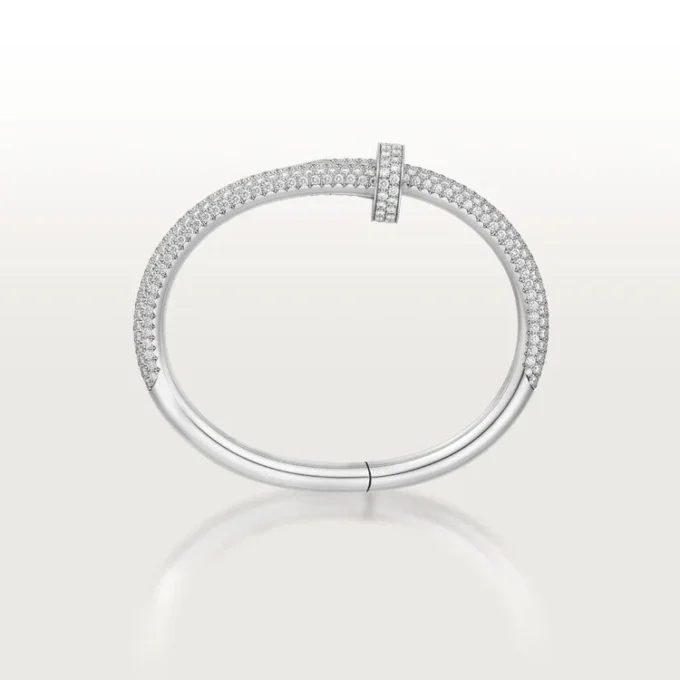 Pulsera Juste Un Clou, modelo grande, con medio pavé