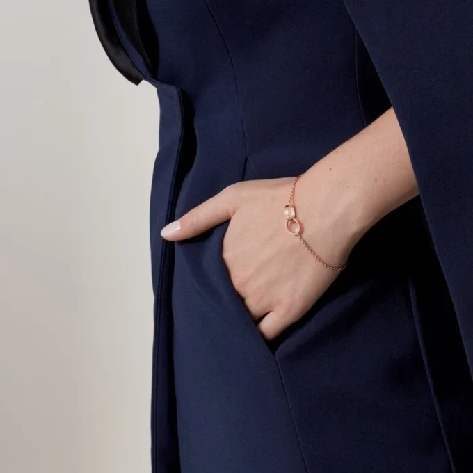 Pulsera Love, con cadena