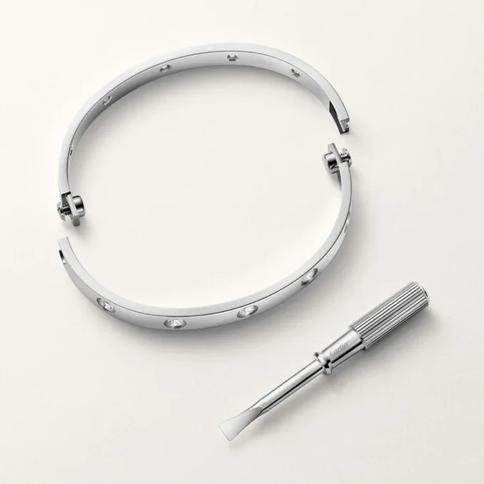 Pulsera Love, modelo clásico, 10 diamantes Pulsera Love, modelo clásico, 10 diamantes