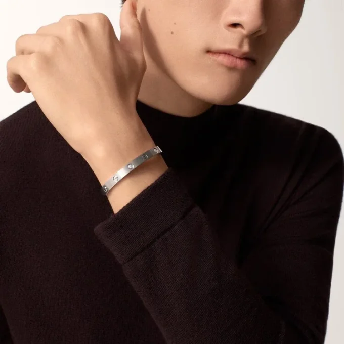 Pulsera Love, modelo clásico, cepillada, 4 diamantes