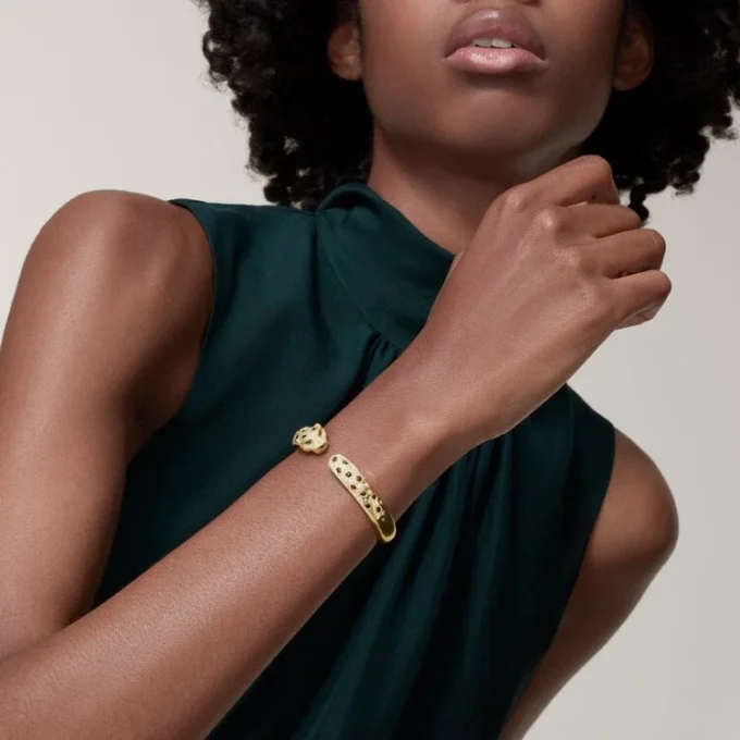 Pulsera Panthere De Cartier, modelo mediano, con medio pavé