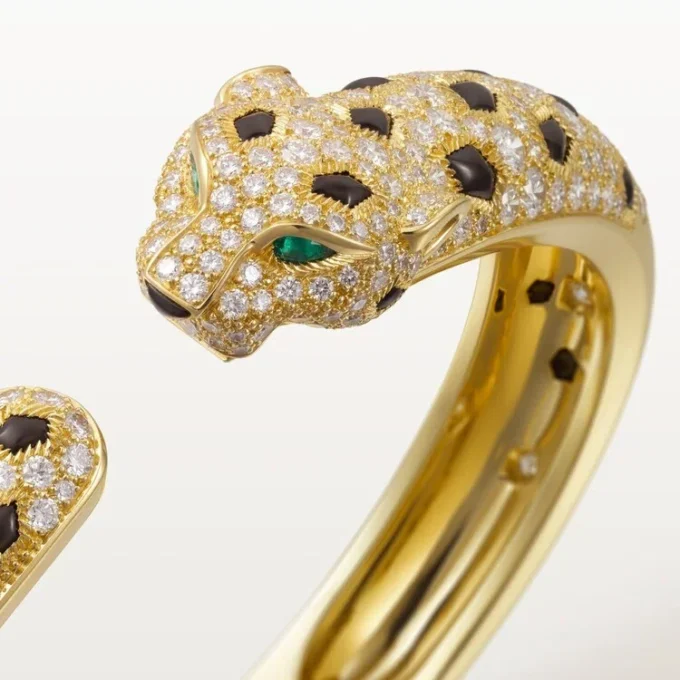 Pulsera Panthere De Cartier, modelo mediano, con medio pavé