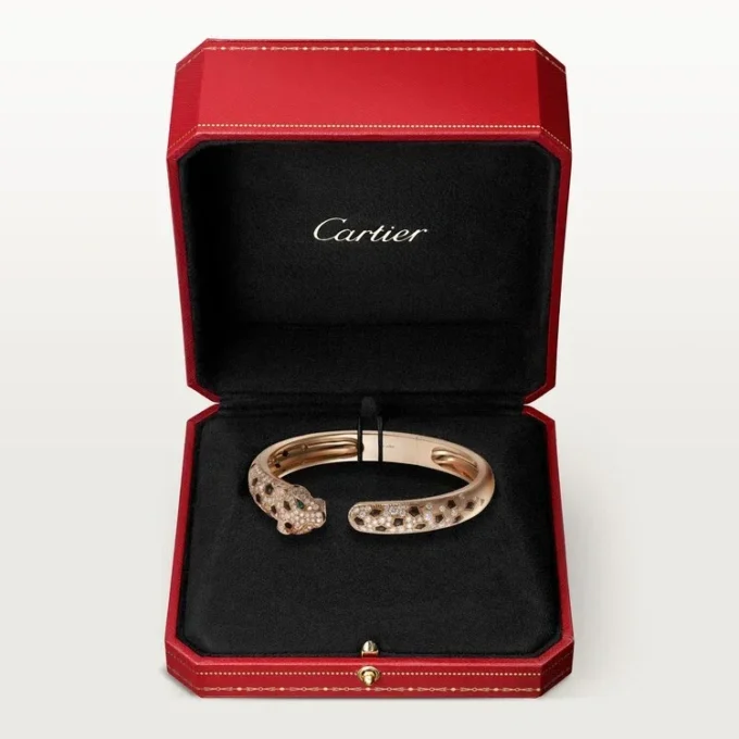 Pulsera Panthere De Cartier, modelo mediano, con medio pavé