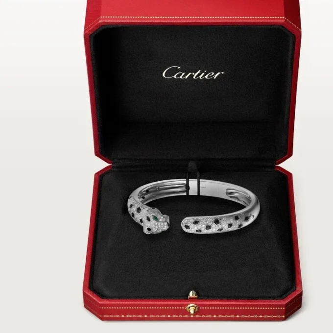 Pulsera Panthere De Cartier, modelo mediano, con medio pavé